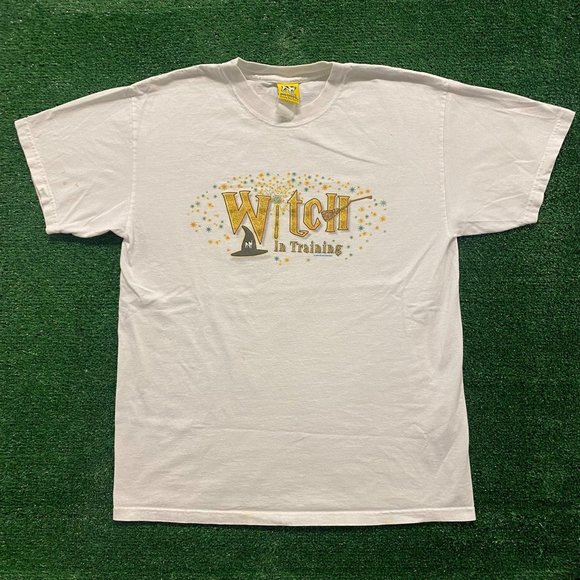 Big Dogs Witch in Training Vintage Magic T-Shirt - Picture 1 of 4